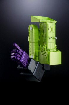 X-Transbots MX-45 Razor