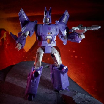 War for Cybertron Kingdom Cyclonus