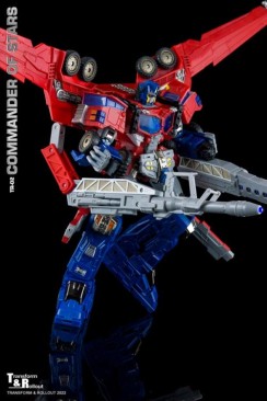 Transform and Rollout R-02 Commander of Stars Figure