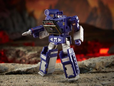 Transformers War For Cybertron: Kingdom Core Soundwave