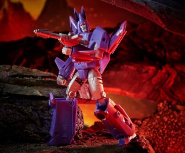 War for Cybertron Kingdom Cyclonus