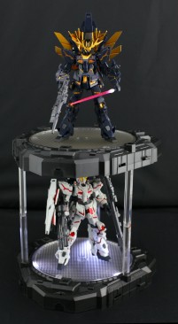 Innovative Toys Red Rotating Display Base with white LEDs