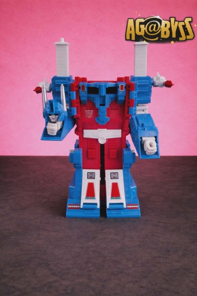 Transformers Missing Link C-10 Ultra Magnus