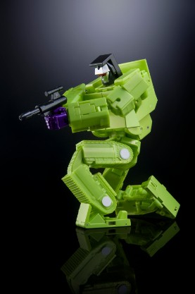 X-Transbots MX-45 Razor