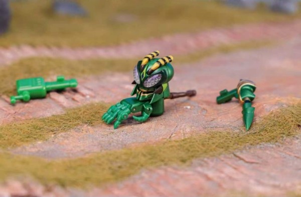 Robot Toys RT-D02 Beedrill