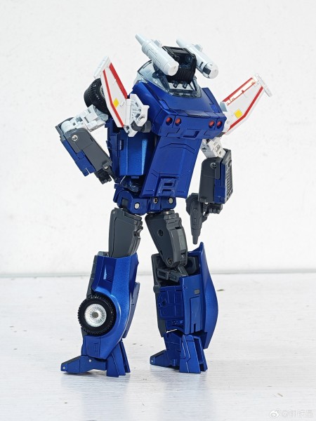 Star Toys ST-02 Tracker